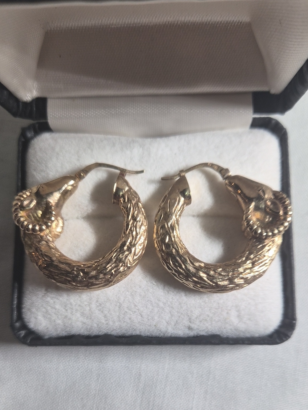 Vintage 18K Solid Gold Ram’s Head Hoop Earrings – French Eagle Hallmark 3.6g